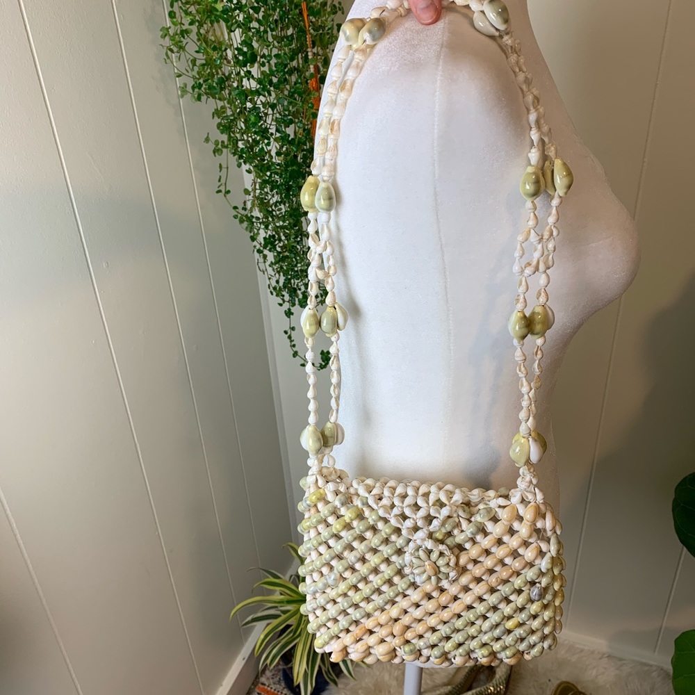 Vintage White Seashell Shoulder Bag - Picture 2 of 7